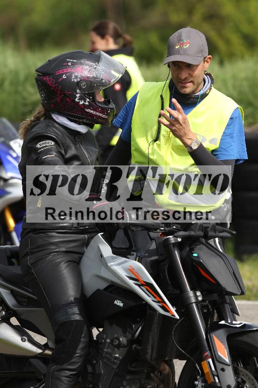 /Archiv-2025/10 23.04.2025 Cornu Master School ADR/gruen-vert/67